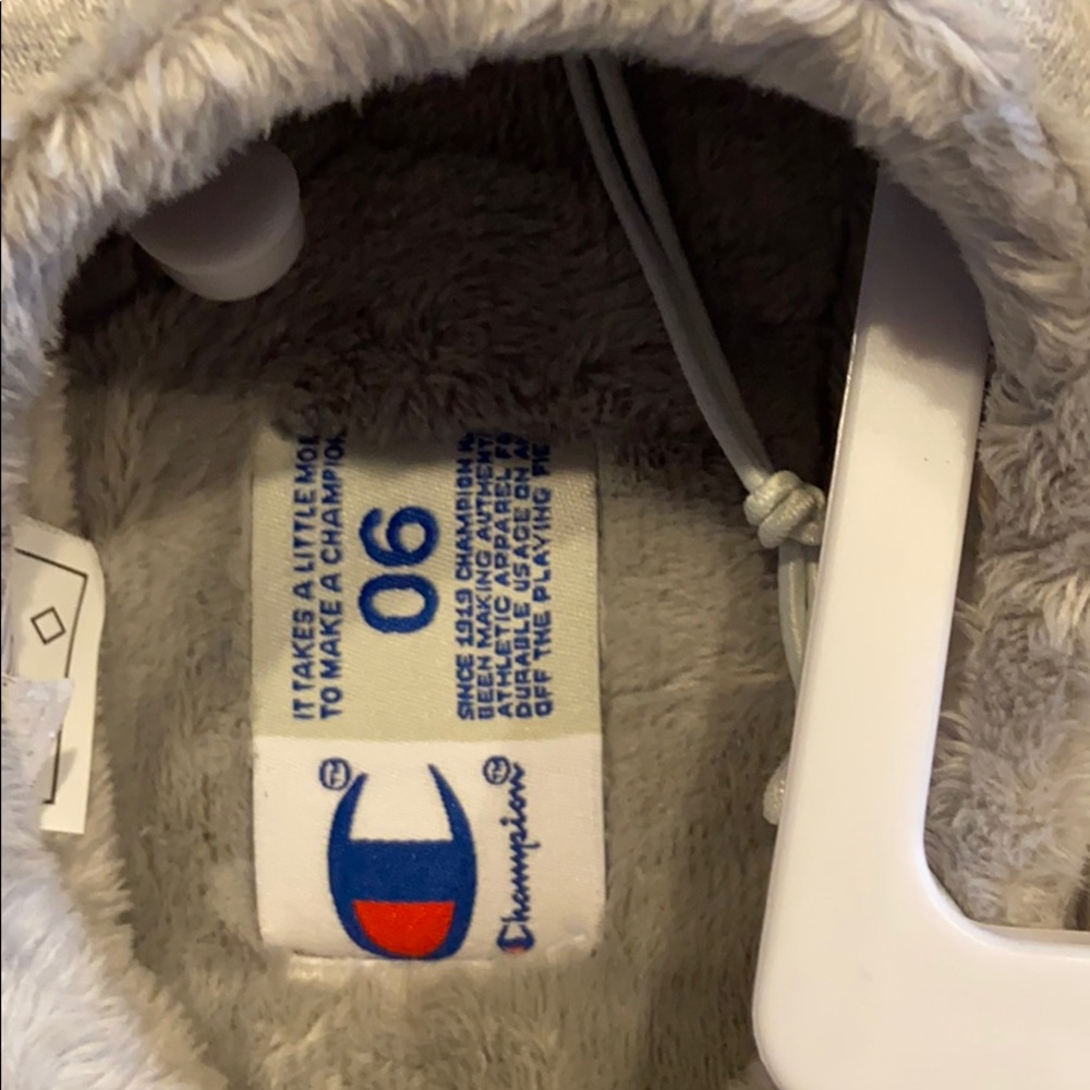 Champion Slippers - Picture 2 of 3